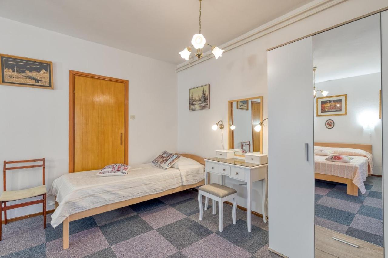 Apartment Complex Nevia Пореч Экстерьер фото