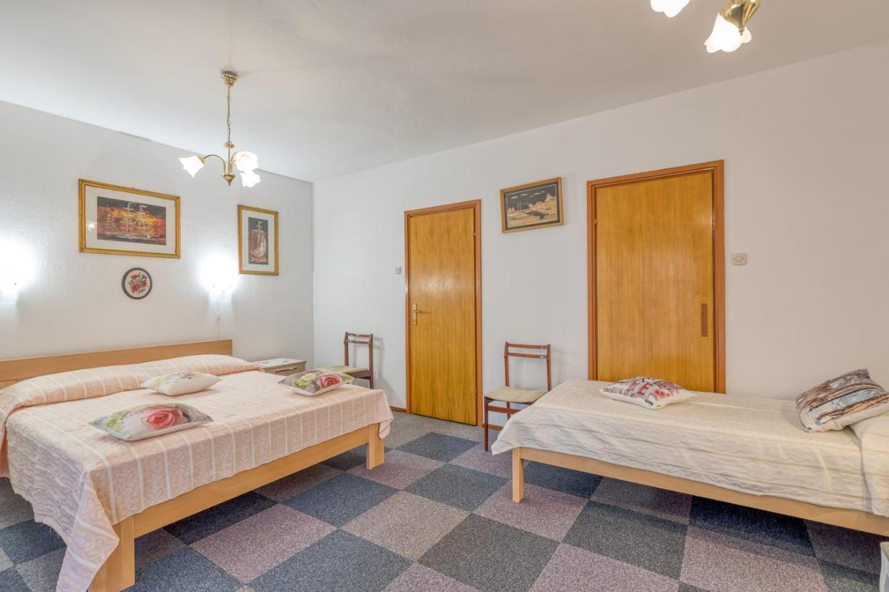 Apartment Complex Nevia Пореч Экстерьер фото