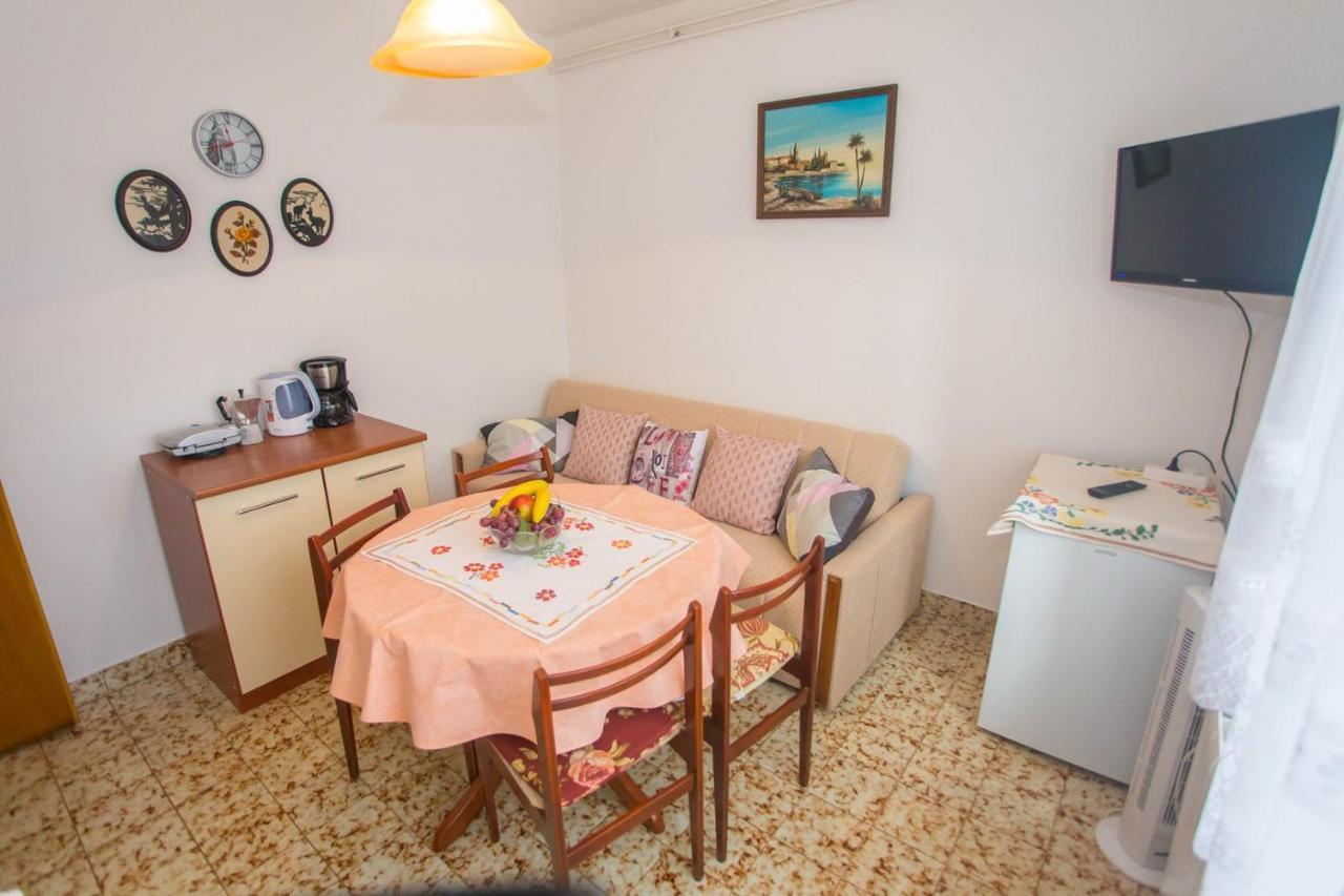 Apartment Complex Nevia Пореч Экстерьер фото