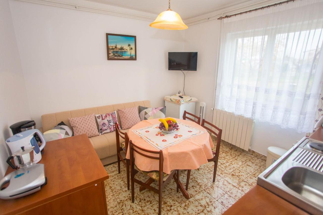 Apartment Complex Nevia Пореч Экстерьер фото