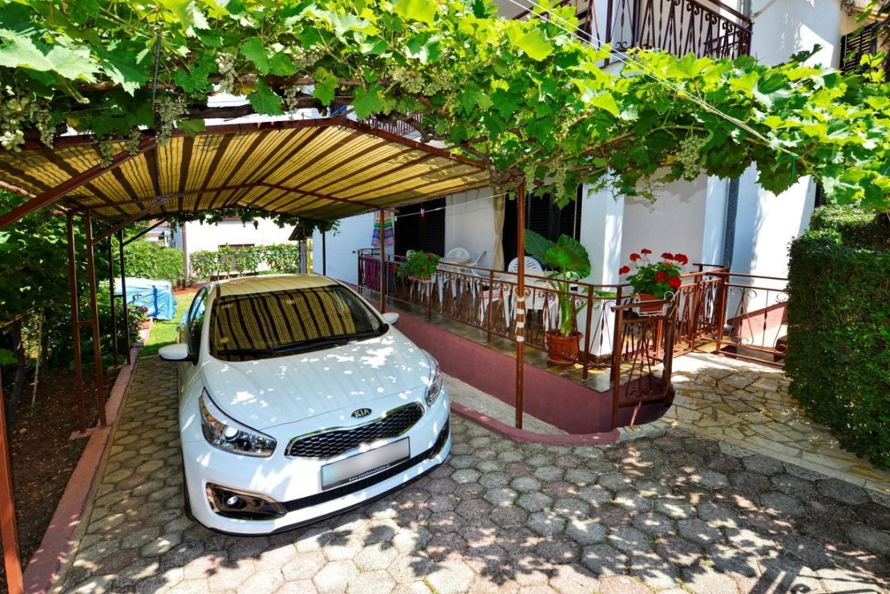 Apartment Complex Nevia Пореч Экстерьер фото