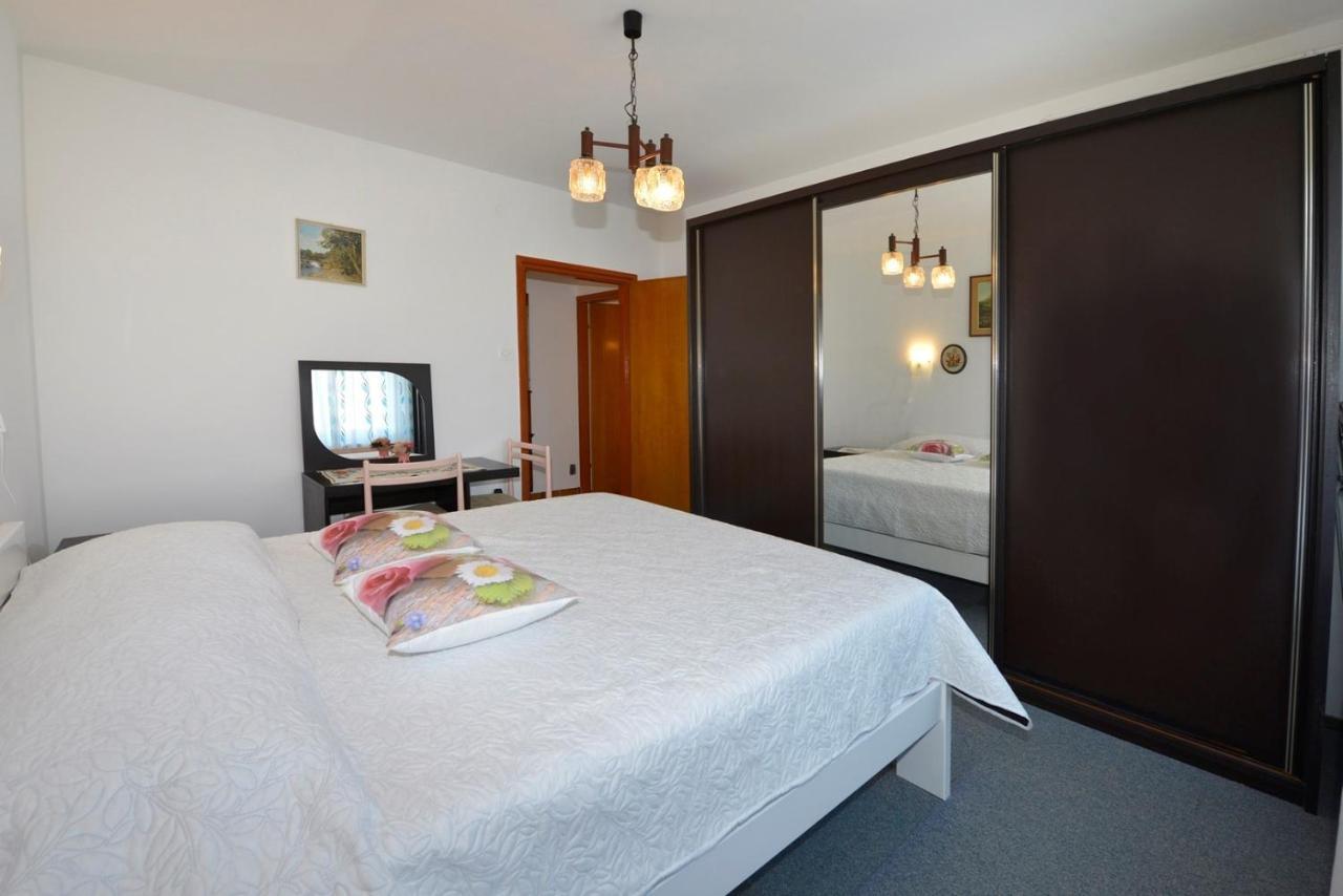 Apartment Complex Nevia Пореч Экстерьер фото